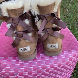 Uggs size 4